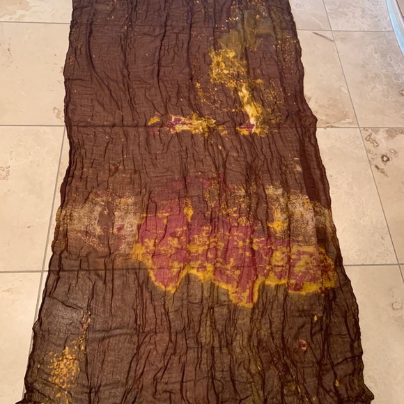 tissue weight brown/red/gold scarf - Picture 3 of 12